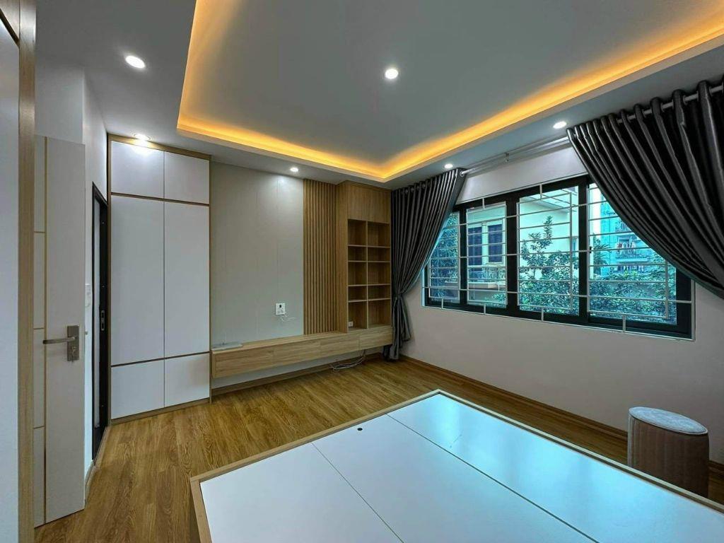 Bán nhà An Khánh, gần khu biệt thự 32M 5 Tầng, ngõ vào 3m, ô tô đỗ cạnh nhà giá 4.6 tỷ