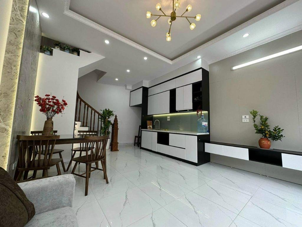 Bán nhà An Khánh, gần khu biệt thự 32M 5 Tầng, ngõ vào 3m, ô tô đỗ cạnh nhà giá 4.6 tỷ