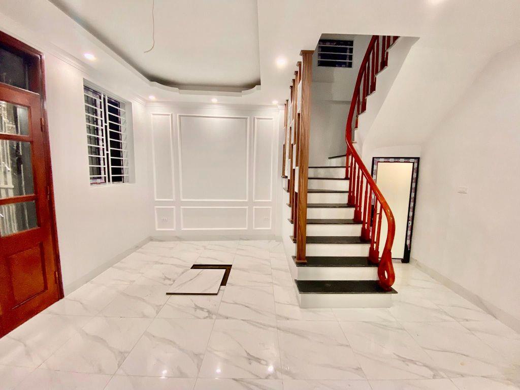 Chỉ 2 tỷ có nhà La Phù, Lê Trọng Tấn 32M2, 5 Tầng, 3 phòng, có nội thất, đầy đủ tiện ích