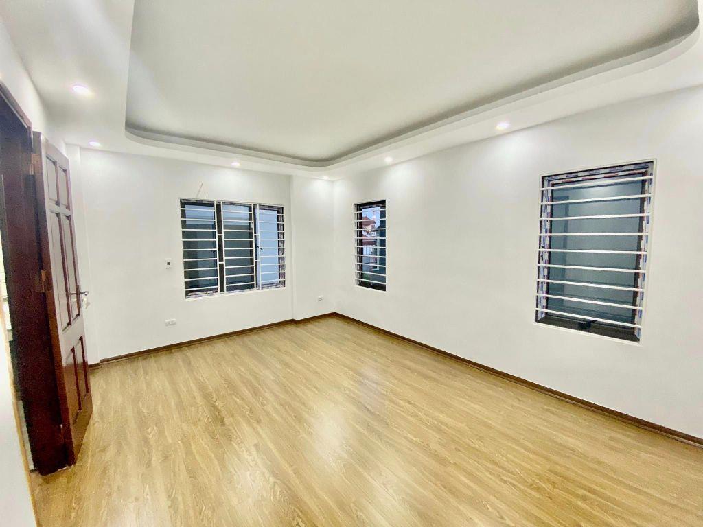 Chỉ 2 tỷ có nhà La Phù, Lê Trọng Tấn 32M2, 5 Tầng, 3 phòng, có nội thất, đầy đủ tiện ích