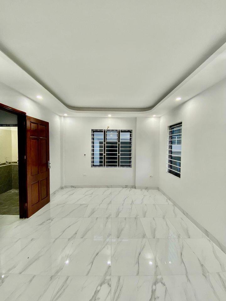 Chỉ 2 tỷ có nhà La Phù, Lê Trọng Tấn 32M2, 5 Tầng, 3 phòng, có nội thất, đầy đủ tiện ích