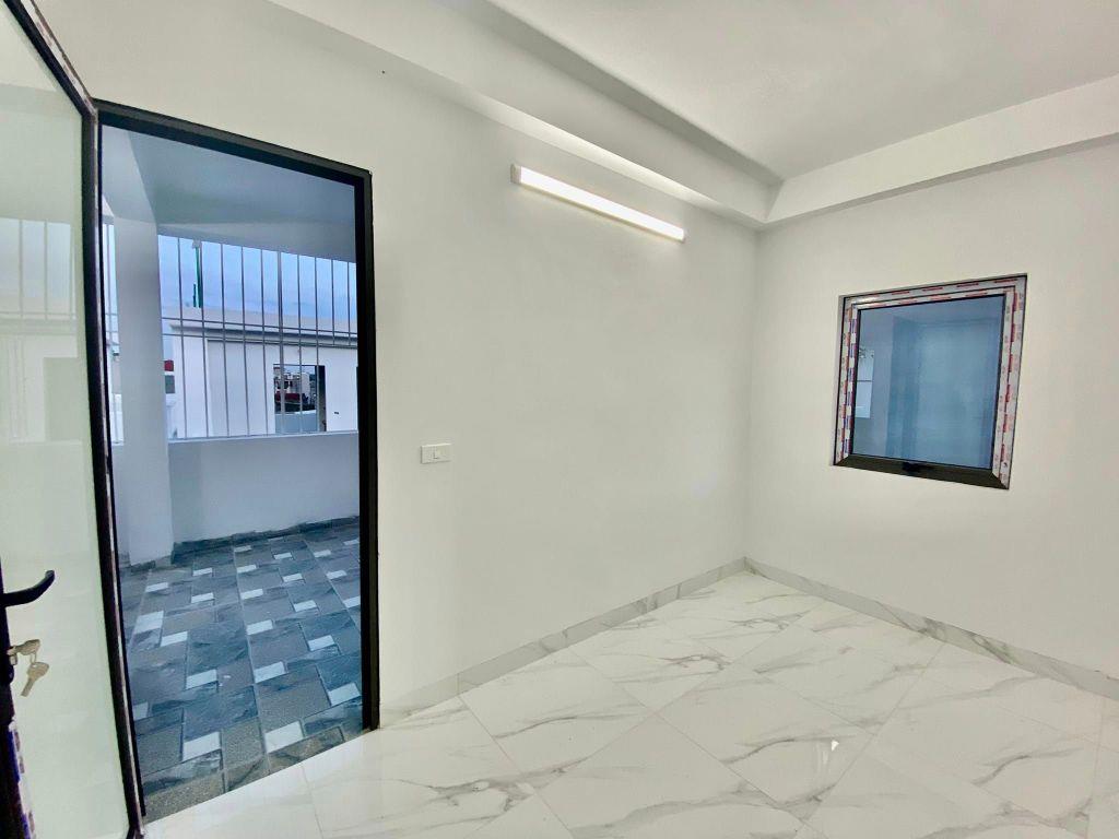 Chỉ 2 tỷ có nhà La Phù, Lê Trọng Tấn 32M2, 5 Tầng, 3 phòng, có nội thất, đầy đủ tiện ích