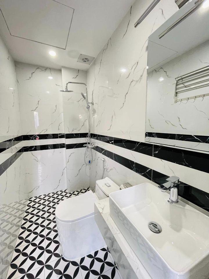 Bán nhà Xuân Phương 33,5M, 5 Tầng, 4 phòng, ngõ rộng thoáng, gần Mỹ Đình 3km giá 5.2 tỷ