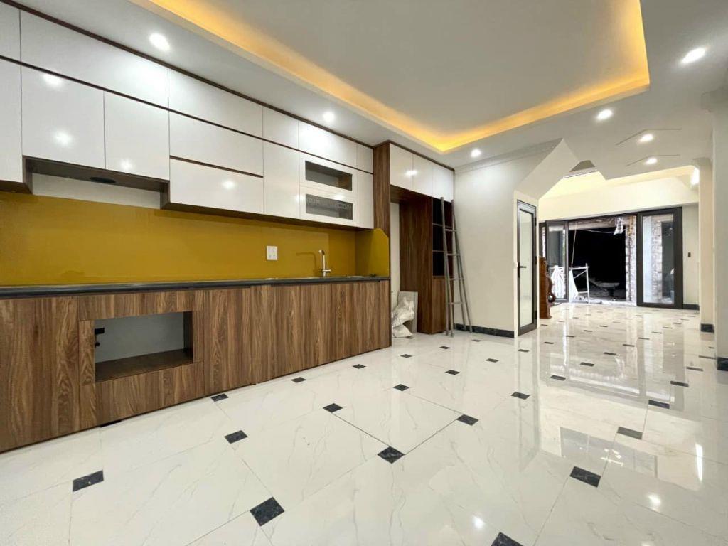 Bán nhà Phương Canh gần Trần Hữu Dực 38M 4 Tầng, 4P Ngủ, 2 mặt thoáng, ô tô đỗ gần giá 6 tỷ