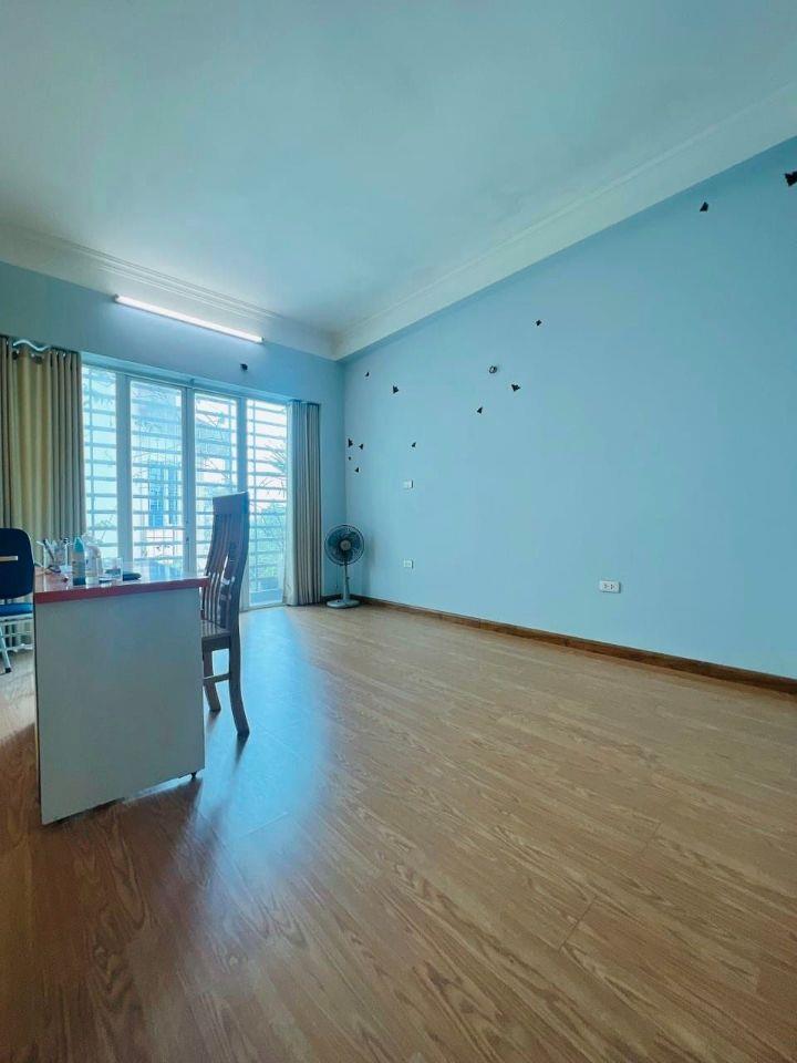 Chính chủ bán nhà Tây Mỗ 42M 4 Tầng, tặng nội thất, 50m ô tô đỗ giá 6 tỷ