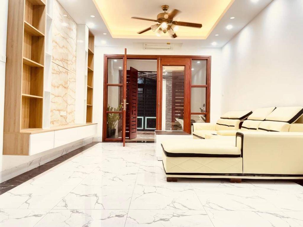 Bán nhà Xuân Phương giá thấp nhất khu vực xây 5 Tầng, 3 ngủ, ô tô đỗ giá nhỉnh 4 tỷ