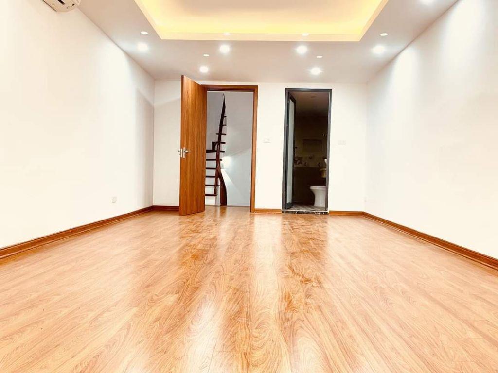 Bán nhà Xuân Phương giá thấp nhất khu vực xây 5 Tầng, 3 ngủ, ô tô đỗ giá nhỉnh 4 tỷ