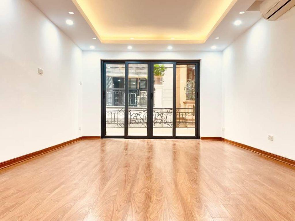 Bán nhà Xuân Phương giá thấp nhất khu vực xây 5 Tầng, 3 ngủ, ô tô đỗ giá nhỉnh 4 tỷ