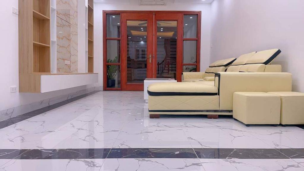 Bán nhà Xuân Phương giá thấp nhất khu vực xây 5 Tầng, 3 ngủ, ô tô đỗ giá nhỉnh 4 tỷ