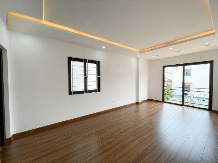 Bán nhà Tân Lập, gần trung tâm Trạm Trôi, xây 5 Tầng, 4 phòng, 20m ô tô đỗ giá 4.2 tỷ
