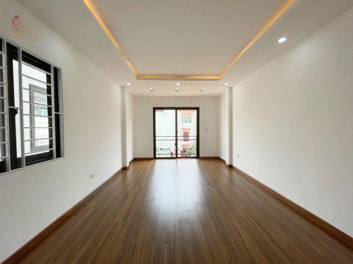 Bán nhà Tân Lập, gần trung tâm Trạm Trôi, xây 5 Tầng, 4 phòng, 20m ô tô đỗ giá 4.2 tỷ