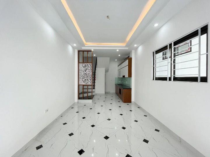 Bán nhà Tân Lập, gần trung tâm Trạm Trôi, xây 5 Tầng, 4 phòng, 20m ô tô đỗ giá 4.2 tỷ