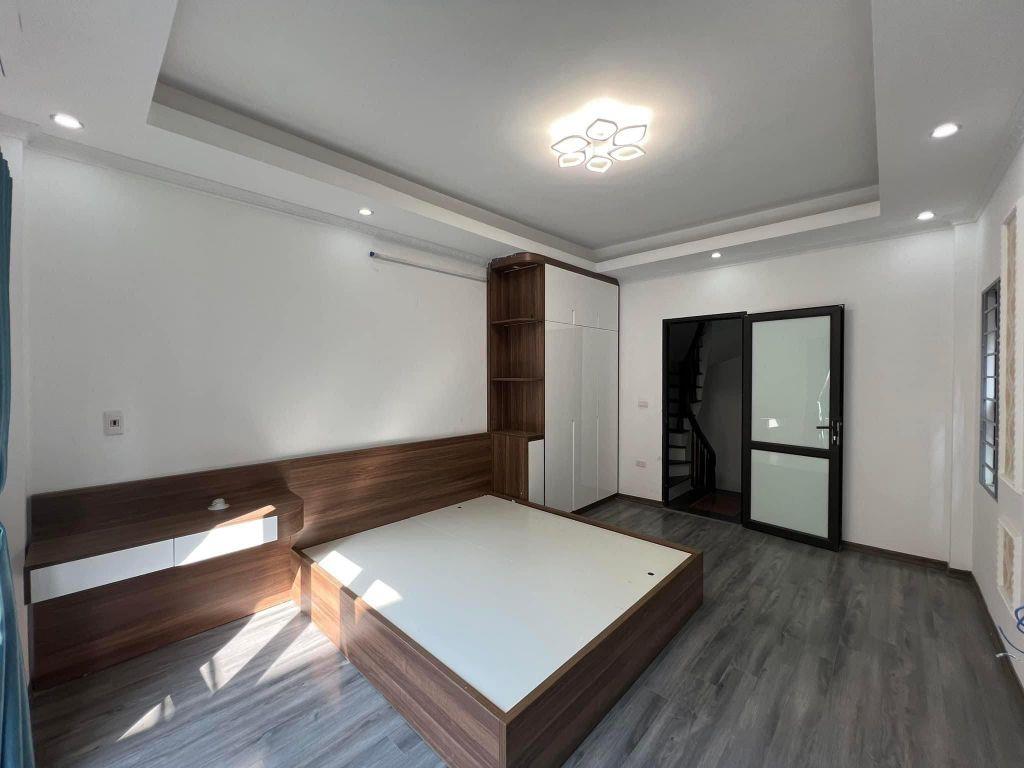 Bán nhà La Phù xây 5 Tầng, 3p ngủ, gần đường lớn, ô tô đỗ sát nhà,gần Dương Nội giá 4.25 tỷ