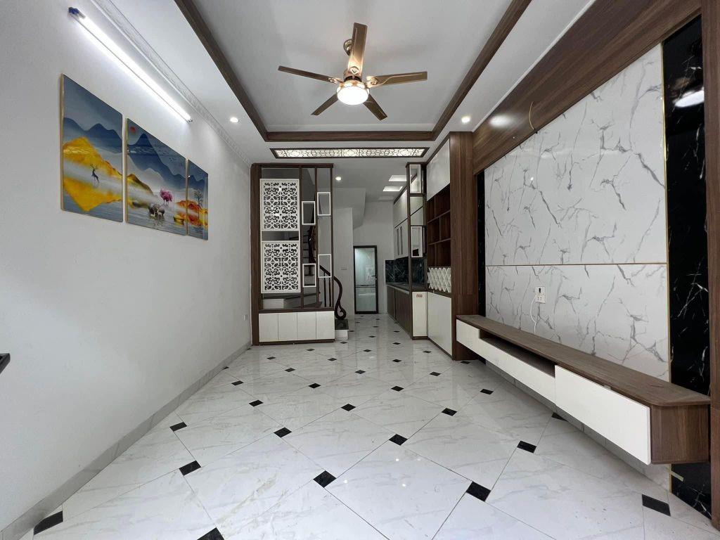 Bán nhà La Phù xây 5 Tầng, 3p ngủ, gần đường lớn, ô tô đỗ sát nhà,gần Dương Nội giá 4.25 tỷ