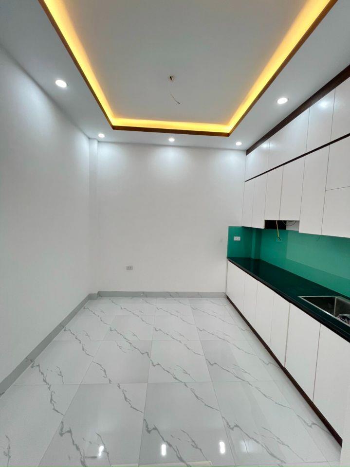 Bán nhà Đại Mỗ 40M 4 Tầng, 4p ngủ, gần VinCom Mega Mall, 20m ô tô đỗ giá nhỉnh 6 tỷ