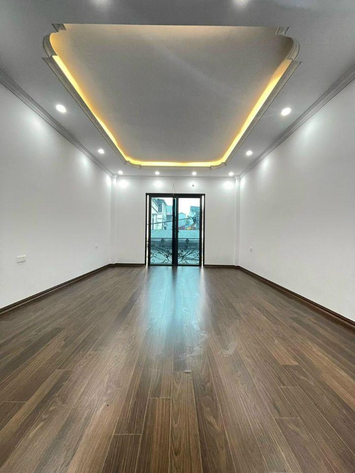 Bán nhà Đại Mỗ 40M 4 Tầng, 4p ngủ, gần VinCom Mega Mall, 20m ô tô đỗ giá nhỉnh 6 tỷ