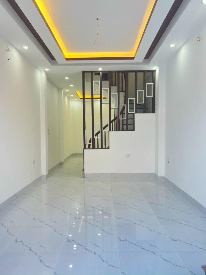 Bán nhà Đại Mỗ 40M 4 Tầng, 4p ngủ, gần VinCom Mega Mall, 20m ô tô đỗ giá nhỉnh 6 tỷ