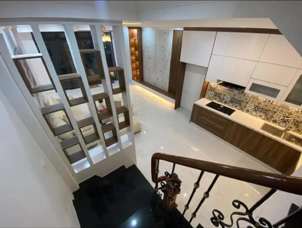 Nhà đẹp La Phù xây 5 Tầng, 4 phòng, chỉ 20m ra đường lớn ô tô đỗ giá 4.3 tỷ