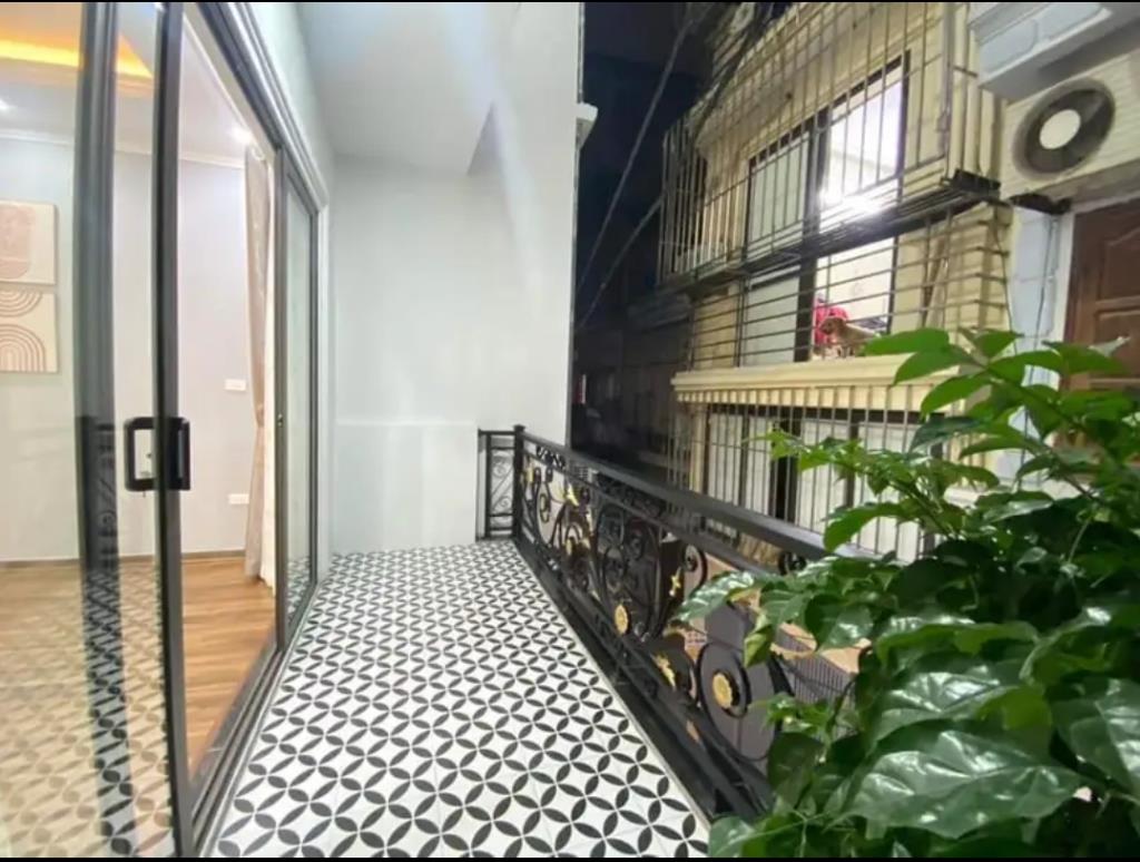Nhà đẹp La Phù xây 5 Tầng, 4 phòng, chỉ 20m ra đường lớn ô tô đỗ giá 4.3 tỷ