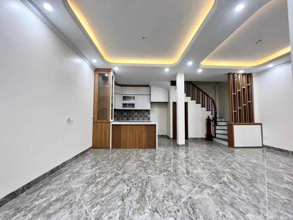 Nhà đẹp Mặt Đường Di Trạch 33M 5 Tầng, kinh doanh, ô tô đỗ cửa, tiện ích giá 5.2 tỷ