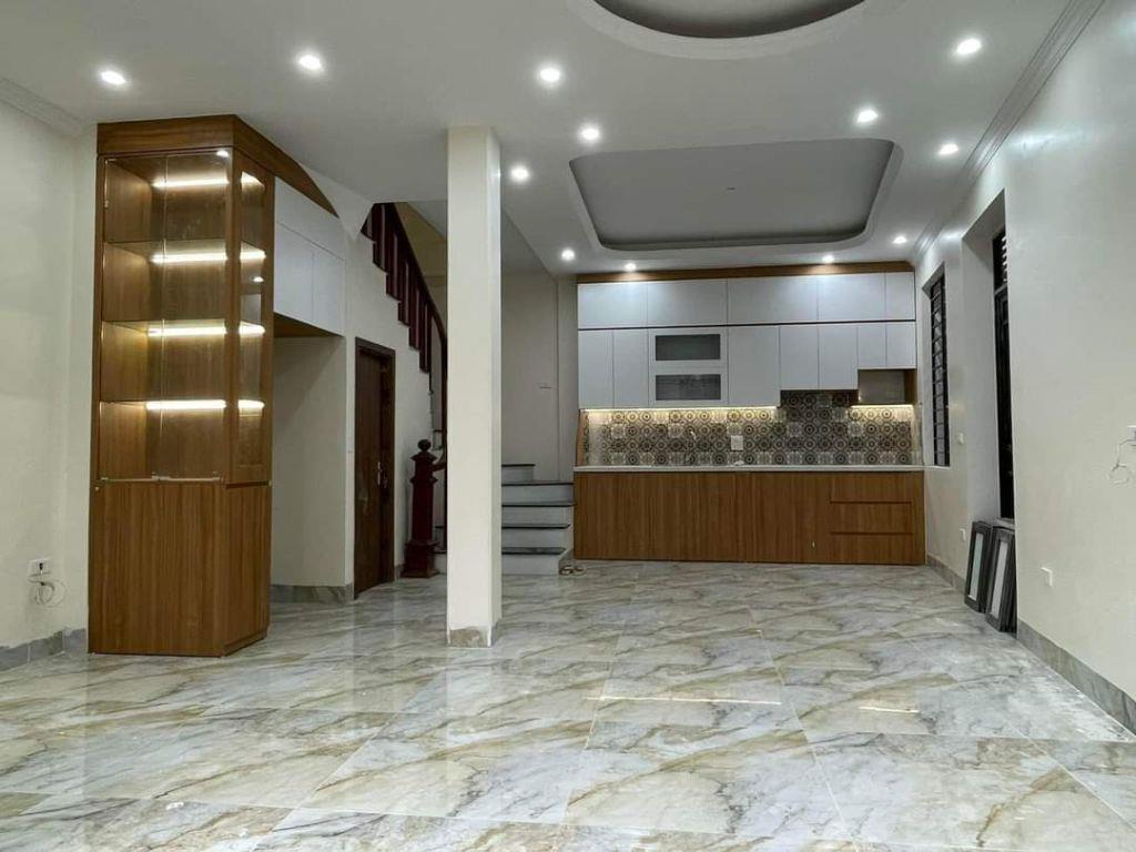 Nhà đẹp Mặt Đường Di Trạch 33M 5 Tầng, kinh doanh, ô tô đỗ cửa, tiện ích giá 5.2 tỷ