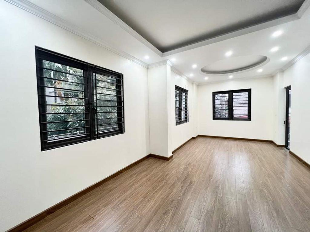 Nhà đẹp Mặt Đường Di Trạch 33M 5 Tầng, kinh doanh, ô tô đỗ cửa, tiện ích giá 5.2 tỷ