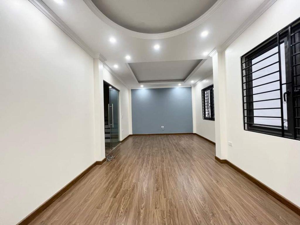 Nhà đẹp Mặt Đường Di Trạch 33M 5 Tầng, kinh doanh, ô tô đỗ cửa, tiện ích giá 5.2 tỷ