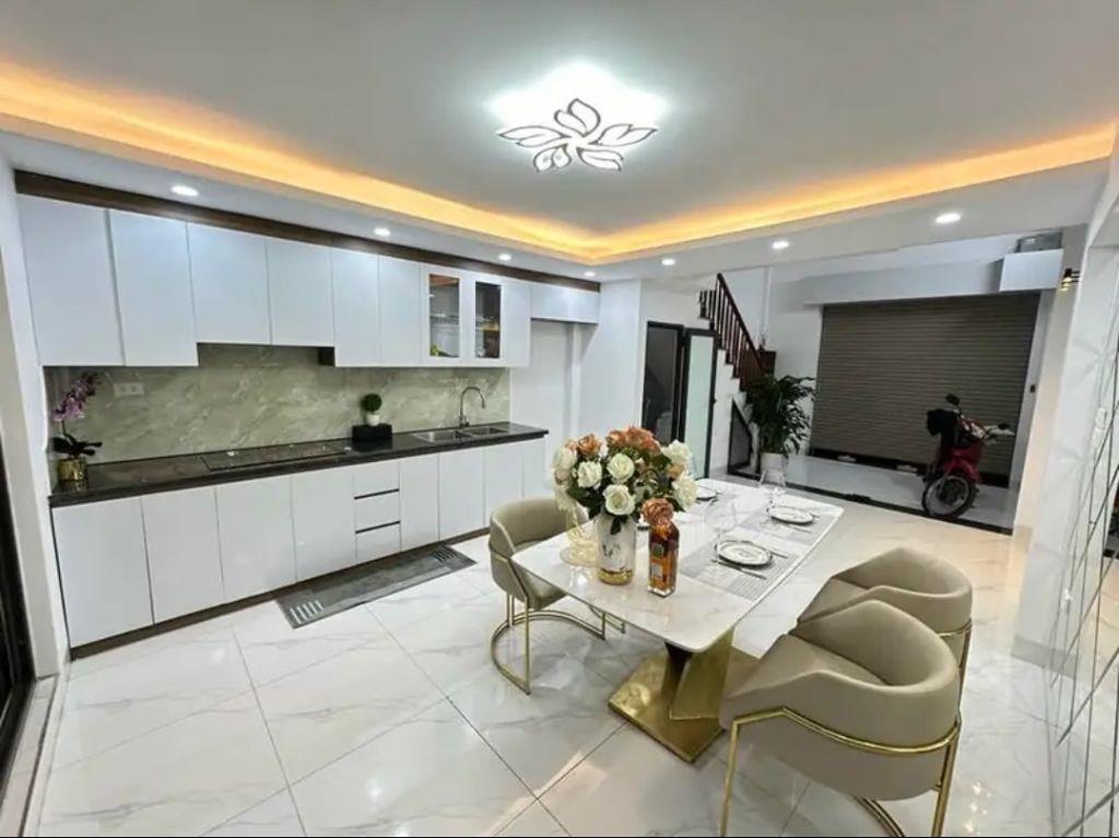 Siêu phẩm nhà La Phù 38M 5 Tầng, gác lửng, 5P ngủ, ô tô đỗ gần giá 5.3 tỷ