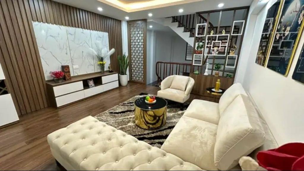 Siêu phẩm nhà La Phù 38M 5 Tầng, gác lửng, 5P ngủ, ô tô đỗ gần giá 5.3 tỷ