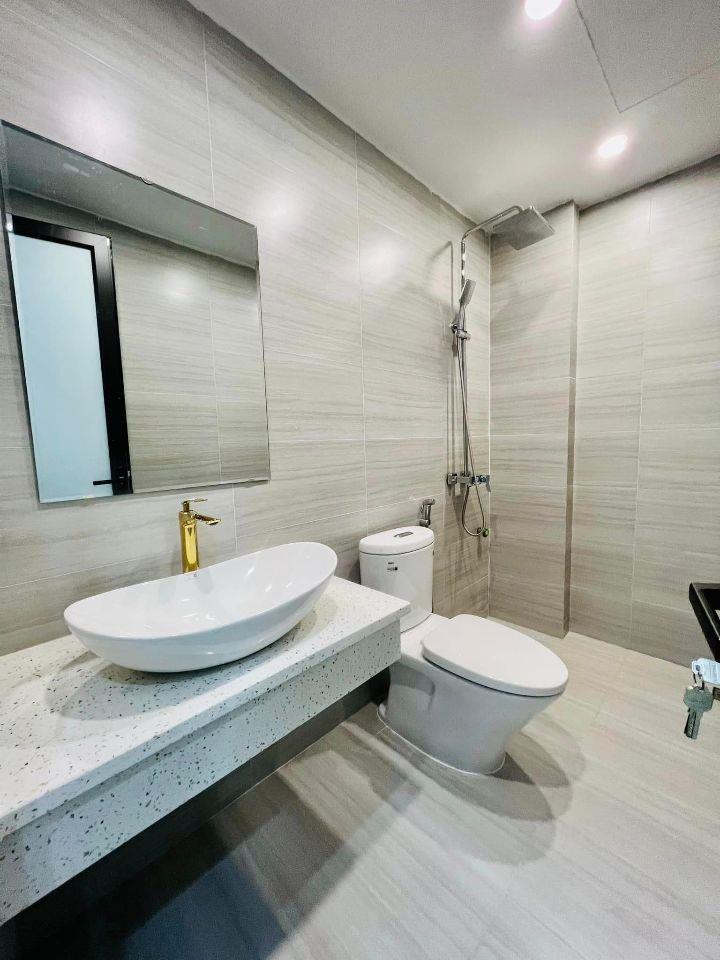 Bán nhà Trạm Trôi, trung tâm Huyện Hoài Đức xây mới 5 Tầng, 3 ngủ, ô tô đỗ gần giá 4.5 tỷ