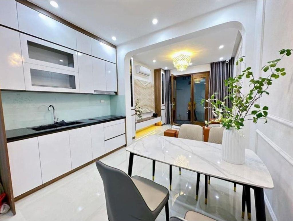 Bán nhà Trạm Trôi, trung tâm Huyện Hoài Đức xây mới 5 Tầng, 3 ngủ, ô tô đỗ gần giá 4.5 tỷ