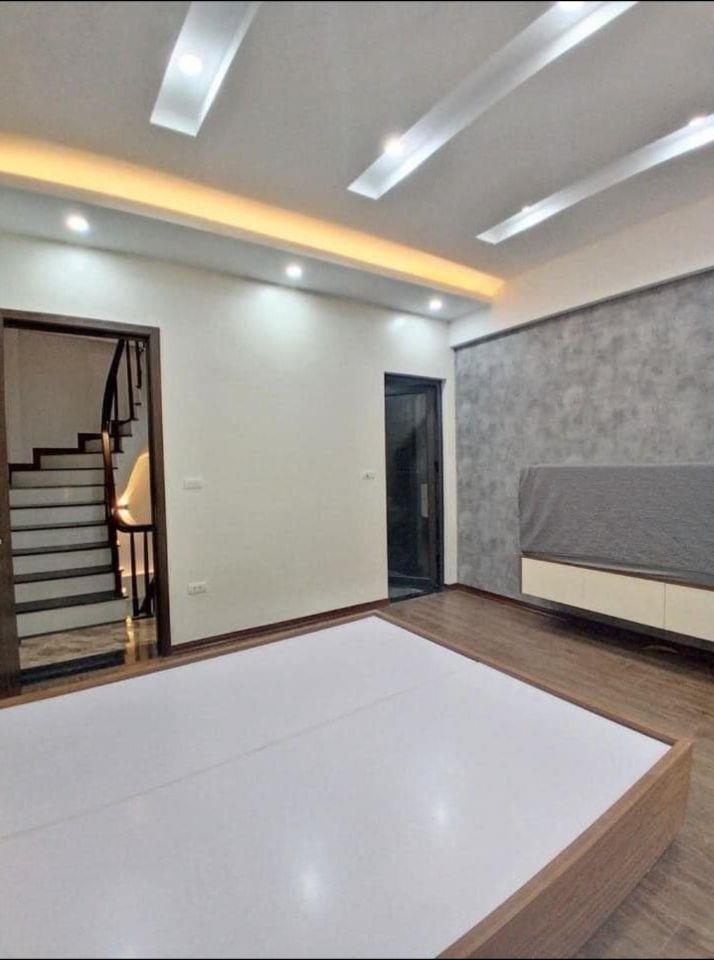 Bán nhà Trạm Trôi, trung tâm Huyện Hoài Đức xây mới 5 Tầng, 3 ngủ, ô tô đỗ gần giá 4.5 tỷ