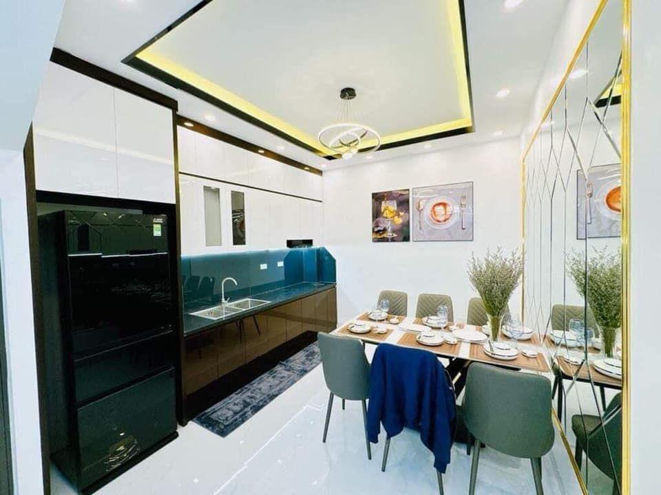 Bán nhà Kim Chung 38M 4 Tầng, 4P Ngủ, full nội thất, ô tô đỗ gần giá 5 tỷ