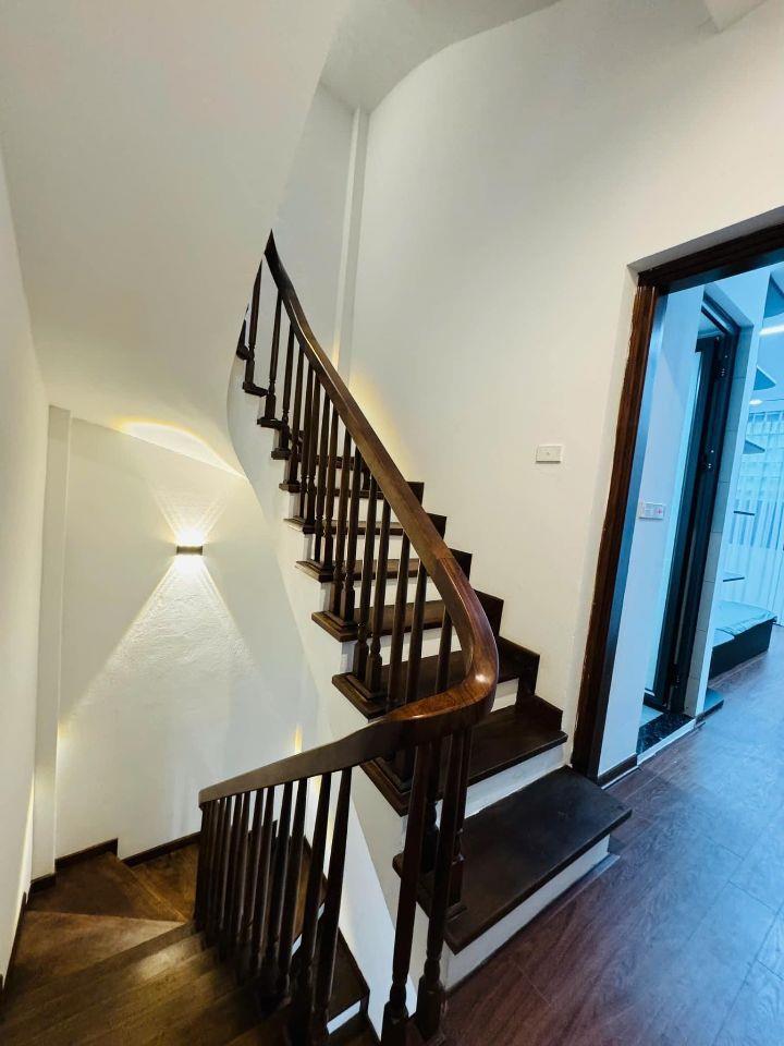 Bán nhà Xuân Phương gần Mỹ Đình 35M2, 5 Tầng,3P Ngủ full nội thất 5.8 tỷ