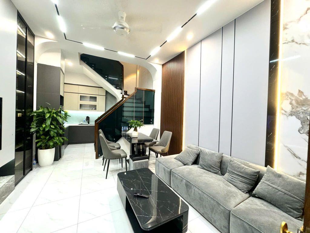 Bán nhà Xuân Phương gần Mỹ Đình 35M2, 5 Tầng,3P Ngủ full nội thất 5.8 tỷ