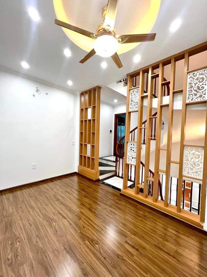 Nhà đẹp Vân Canh 38M 5 Tầng, gác lửng, 5P ngủ, ô tô đỗ gần giá 5.8 tỷ