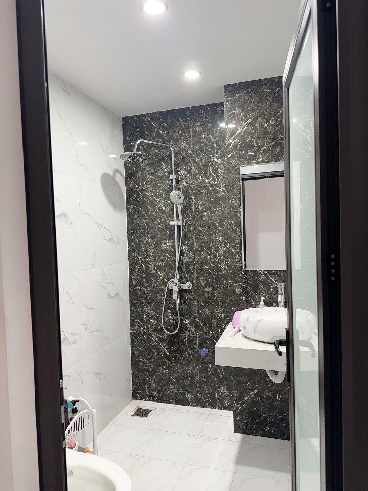 Bán nhà Vân Canh 43M 4 Tầng, 2 mặt thoáng, tặng nội thất, gần đường lớn giá 5.5 tỷ
