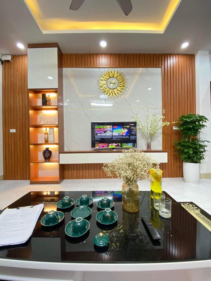 Bán nhà đẹp Kim Chung, Lai Xá, xây 5 Tầng, full nội thất, 50m ô tô đỗ giá 4.5 tỷ