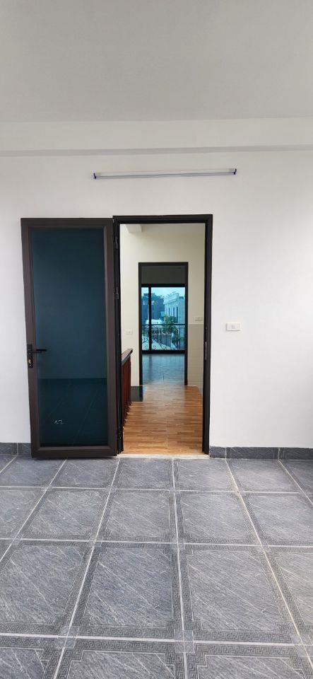 Bán nhà Tiền Yên 42M 4 Tầng, 4 ngủ, đường 4m ô tô đỗ cửa, đi Mỹ Đình 15 phút giá 4.3 tỷ