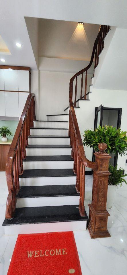 Bán nhà Tiền Yên 42M 4 Tầng, 4 ngủ, đường 4m ô tô đỗ cửa, đi Mỹ Đình 15 phút giá 4.3 tỷ