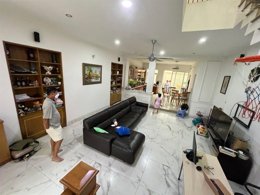 Nhà cityland garden hills (5 x 20m) 1 hầm  4 lầu