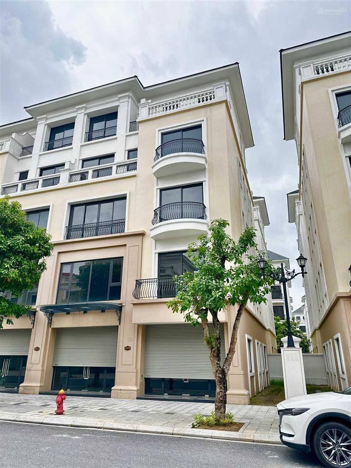 Chính chủ bán cắt lỗ gấp shop góc san hô mua 2022 giá 14,2tỷ + chênh. nhưng giờ cần bán gấp 11,6 tỷ