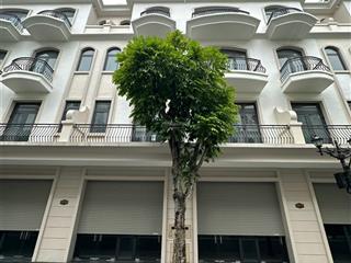 Bán gấp shophouse sao biển sát góc ngã tư giá chỉ 8tỷ. căn có ban công. mua là thắng.  0978 998 ***