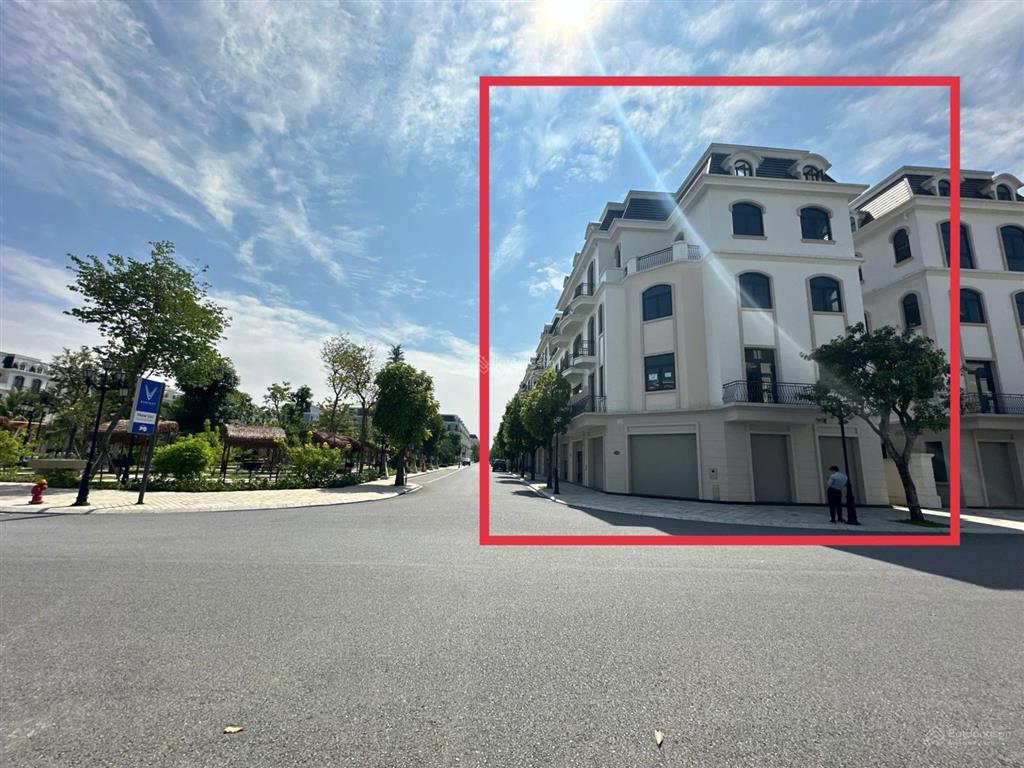 Bán cắt lỗ 2 tỷ shop sao biển góc view công viên và trục đường thông 20m. kinh doanh, đầu tư tốt