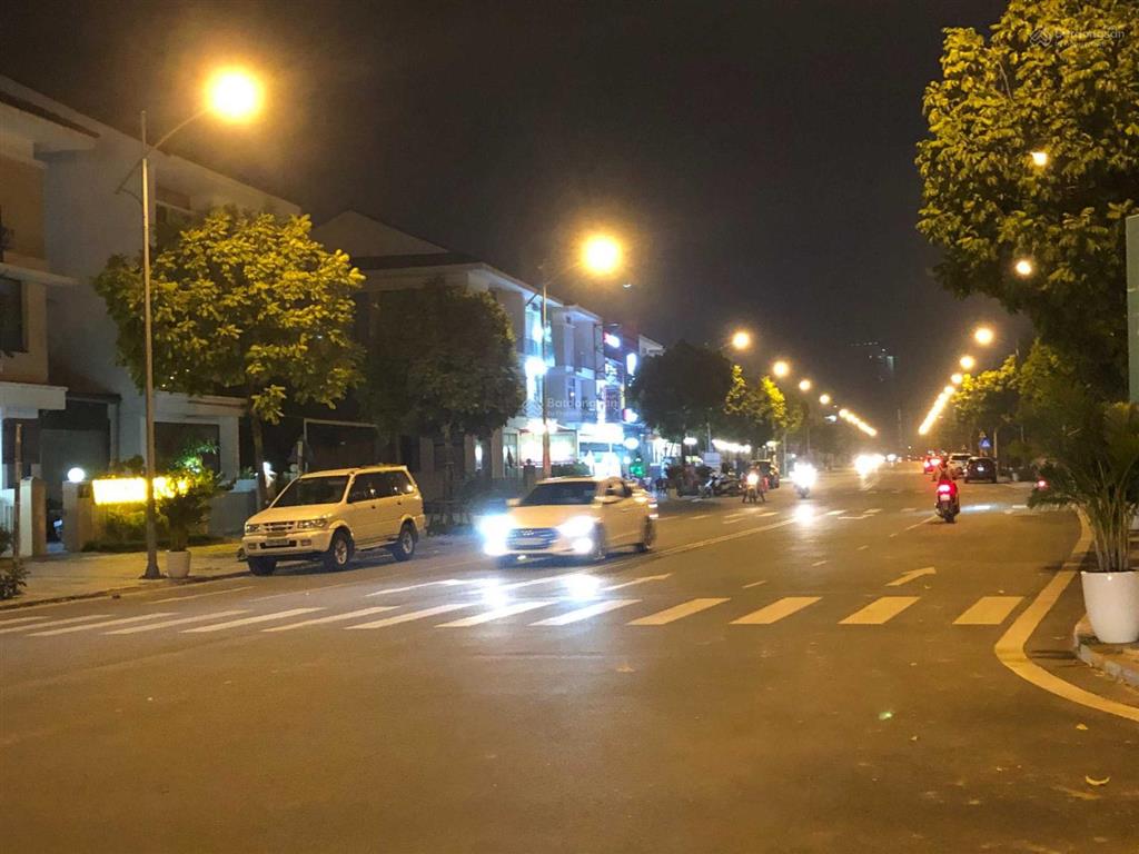 Cần bán gấp căn biệt thự an phú shop villa. mặt đường 27m.  0983 983 ***