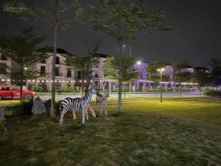 Bán nhanh căn biệt thự view công viên 240 dự án centa city từ sơn