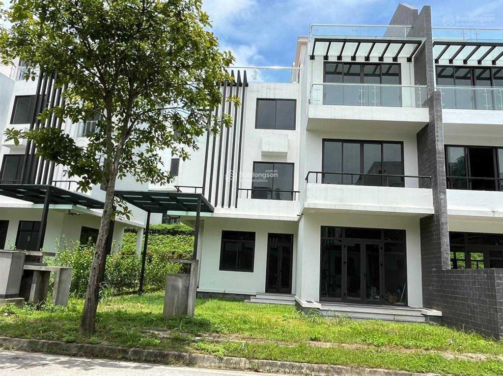 Em gắn bó sâu sát với phú cát city từ ngày đầu chuyên nghiệp không làm phiền vào việc luôn giá tốt