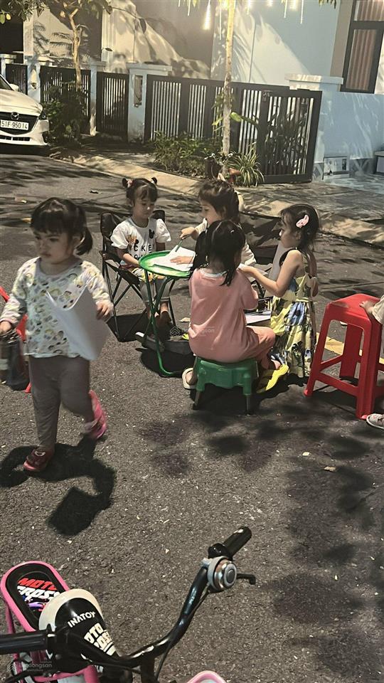 Bán gấp nhà 1trệt  1lầu  1 sân thượng kdc thắng lợi central hill  bến lức  long an chỉ 1t899