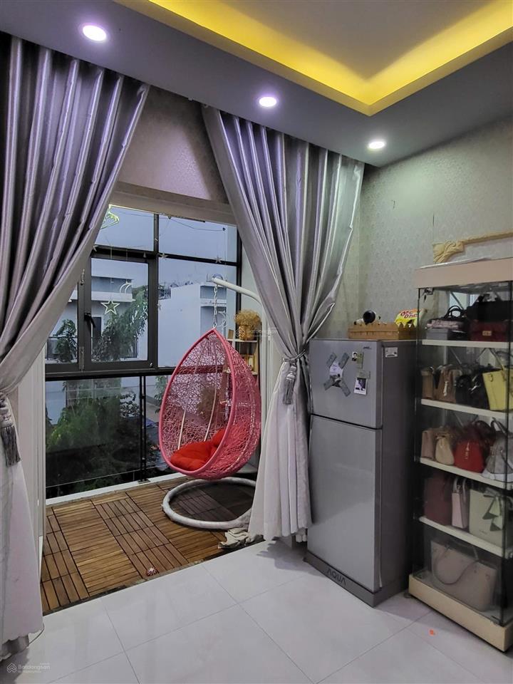 Bán nhà mega village giá 8 tỷ  sam