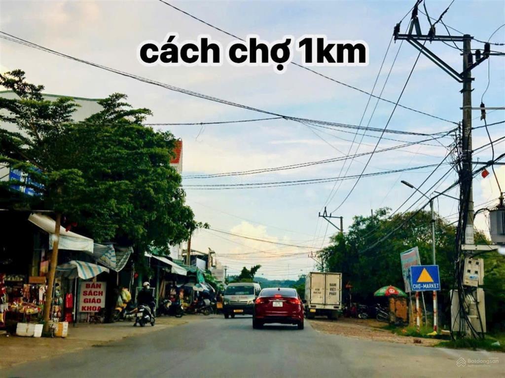 Bán 200m2 đất thổ cư  ngang 10m, dài 20m. đường 5m, thông ra quốc lộ gần ngã tư dầu giây. giá ngộp